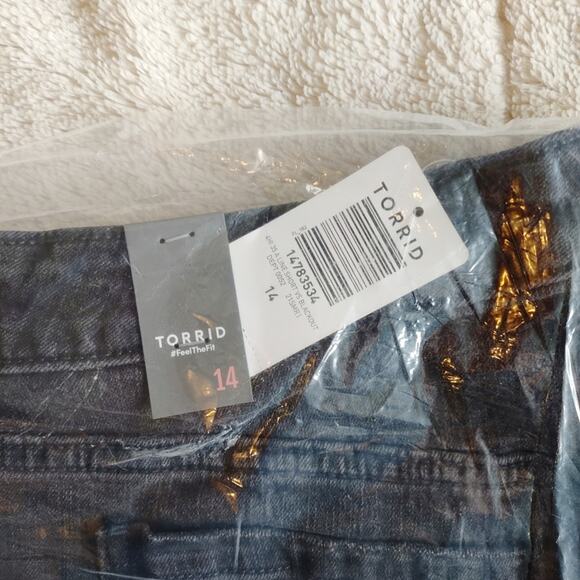 Torrid High Rise A-line Shortie Shorts - Picture 3 of 4